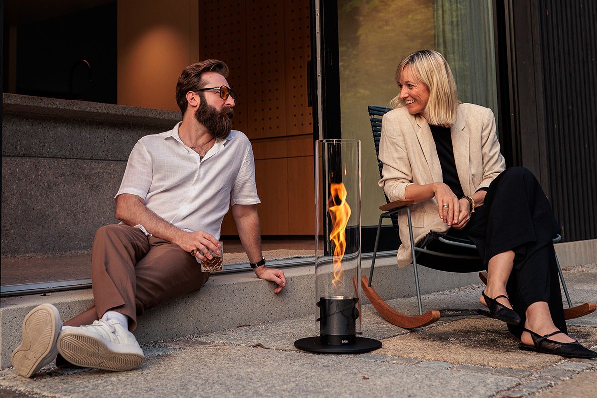 SPIN 1500 Pedestal Fireplace | Black